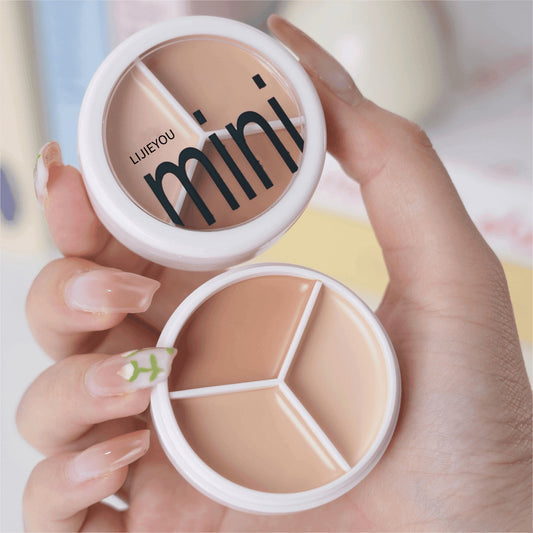Three-Color Concealer Palette